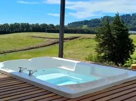 BusHotel Poás con Jacuzzi y Chimenea