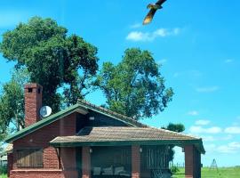 Casa de campo en Lujan, ξενοδοχείο σε San Eladio