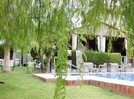 Hostal Al-Andalus, hostel ở La Guijarrosa