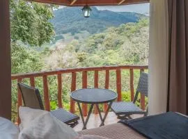 Cedrela Eco-Lodge & Restaurante、Copeyのシャレー