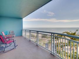 Gulfport Condo with Views Walk to Beach、ガルフポートのスパホテル