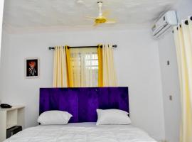 Double 'Mo Hotel, hotel with parking in Ikorodu
