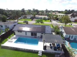 Modern pool home on the lake near Hardrock FLL airport