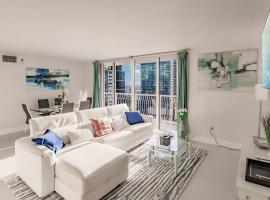 Upscale Brickell 2 bedroom with water views and free parking, hotel with jacuzzis in Miami