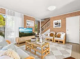Samos by Experience Jervis Bay