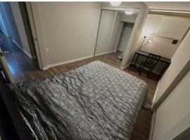 Cozy room at walkout basement, homestay in Pickering