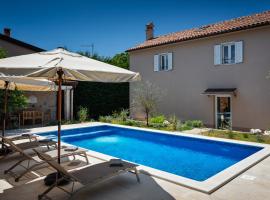 Villa Vin - Pool, ruhig, strandnah, Klimaanlage, Außenküche, Meeresnähe, Gästebetreuer, hotel v destinaci Babići