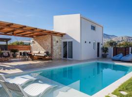 Solis Villa, with Heated Pool & 5 minutes to Beach, By ThinkVilla, hotel i Kavros