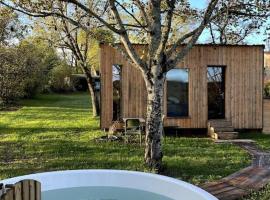 Les cabanes de Julie, vacation rental in Lissac et Mouret