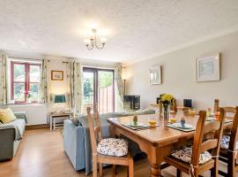 2 Bed in Happisburgh 88981, hótel í Honing