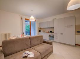 Magnolia - Happy Rentals, hotel in Laveno-Mombello