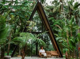 Delta Casa Ubud- Tiny Villas in Bali's Jungles, stuga i Gianyar