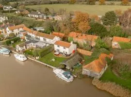 Riverside Cottage - Norfolk Holiday Properties