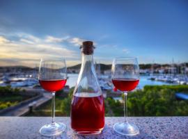 Apartments Irena, glamping site in Jezera