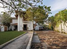 Villa White Queen Resort & Spa