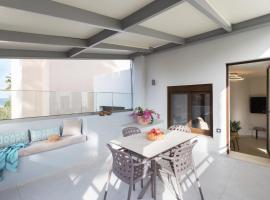 Antigoni's Seaside Lodge, a beach retreat!, chalet i Rethimno