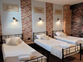 Hotel TIREST, hotel v destinaci Grebiszew