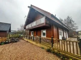 Stunning Log Cabin With A Pool Table For Hire In Norfolk, Sleeps 8 Ref 34045al