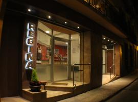 Hostal Regina, hotel near Blanes Convent, Blanes