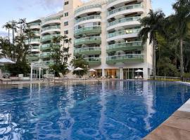 Suíte no coração da Barra, hotel with pools in Rio de Janeiro