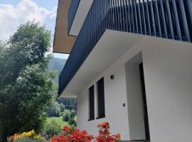 NEW ENTRY - Nuova villa nel verde, hotel v destinácii Mezzana