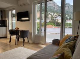 Luxury Top Floor Apartment with terrace - Beaulieu Sur Mer, hotell i Beaulieu-sur-Mer