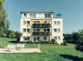 Hundefreundliche Ferienwohnungen Brombachsee, family hotel in Enderndorf