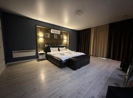 Гостевой дом на Коктобе Люкс 5, hotel with parking in Almaty