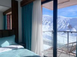 Luxury apartment with specticular views, spa hotel in Gudauri