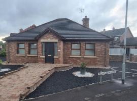 Millhouse Cottage A Luxury 3 bed Bungalow, cheap hotel in Antrim