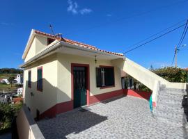 Maria Holiday House, hotel com estacionamento em São Jorge