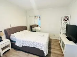 A3 Nice bedroom/near West Covina Mall/share bath