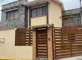 CASA NUEVA, CON DECORACIONES Y ACABADOS NUEVOS SOLO PARA FAMILIAS., hotel sa Cuenca