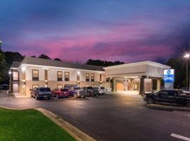 Best Western Albemarle Inn، فندق مع موقف سيارات في Albemarle