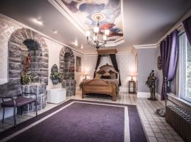 The Anniversary Inn - Logan: Logan şehrinde bir otel