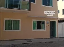 Casa temporada de frente para a praia do Peró