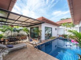 3BR Private Pool Villa Salika, Rawai, hotel en Ban Saiyuan (1)