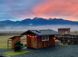 Blue Moon Tiny House, Sauna,ht、ポート・エンジェルスの宿泊施設