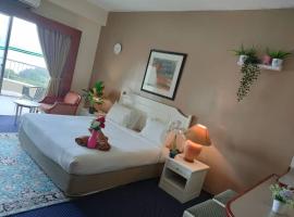 Seaview Deluxe Studio couples room S, hotel in Tanjung Bungah