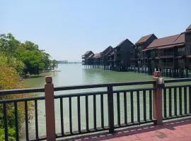 Villa Dalam Laut 538