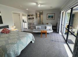 Taipa Views Bed & Breakfast, hotel with parking in Kaitaia