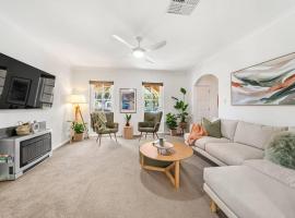 Sage By The Sea - Stylish Beachside Living with BBQ, hotel en Henley Beach