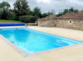 Lovely Home In Argenton Leglise With Private Swimming Pool, Can Be Inside Or Outside, hotell sihtkohas Argenton lʼÉglise