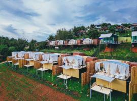 ภูวินคาเฟ่ โฮมสเตย์ Phuwin Homestay Monjam, hotel en Mon Jam