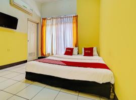 OYO 93229 P3 Guest House, hotel with parking in Cilimus 2