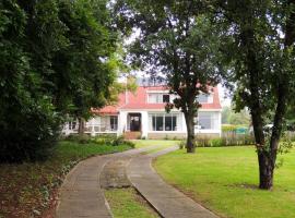 Gentle Breeze Retreat, хотел с паркинг в Парейс