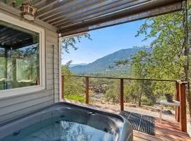 Views, Hot Tub, Outdoor Shower, 15m from Sequoia