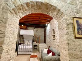Juliet Suite by TrulyCyprus, жилье с кухней в городе Doros