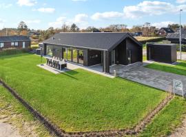 Stunning Home In Hadsund With Sauna, Wifi And 4 Bedrooms, feriehus i Øster Hurup