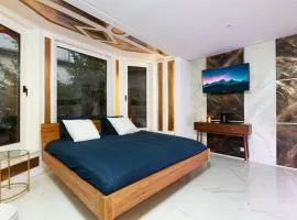 ART & SPA Luxury bedroom at the heart historical center